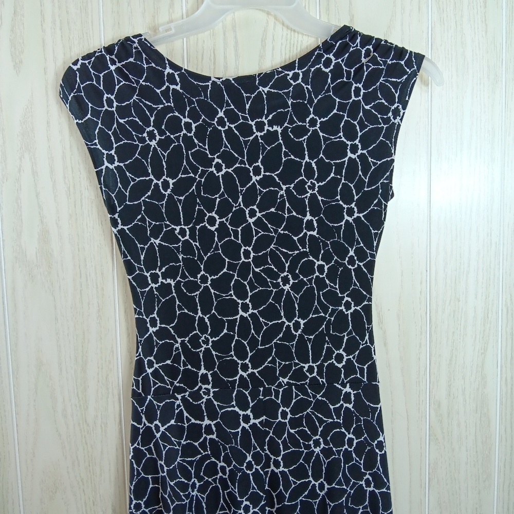 Enfocus Studio Black and White Floral Dress Size 4 Madi Sleeveless business - Picture 7 of 10